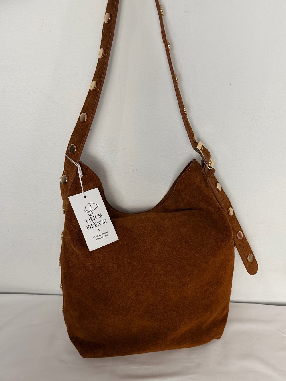 Lilium Firenze Suede Bucket Shoulder Bag in cognac - Picture 7 of 9